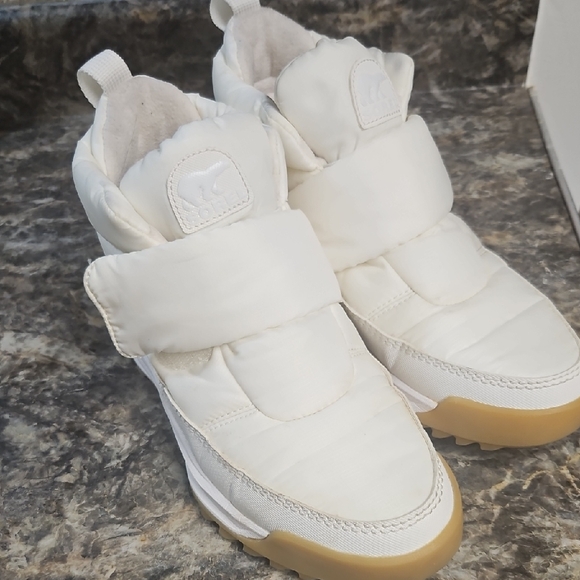 Sorel Women's White and Tan Winter Boots - Picture 1 of 9